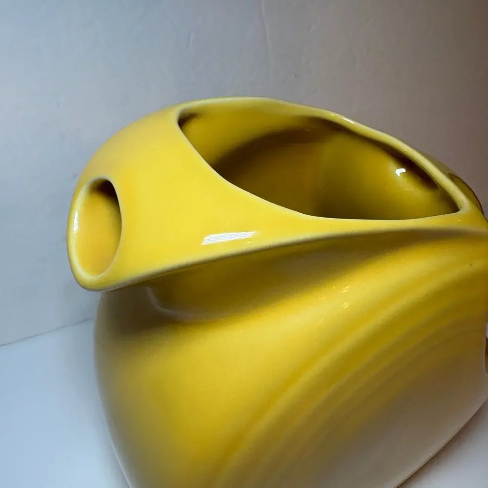 Fiesta Fiestaware Large Disk Water Pitcher Yellow 67 oz. Homer Laughlin